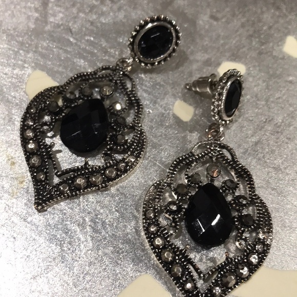 Earrings black with silver tone hardware with white rhinestones pierce - Picture 1 of 5